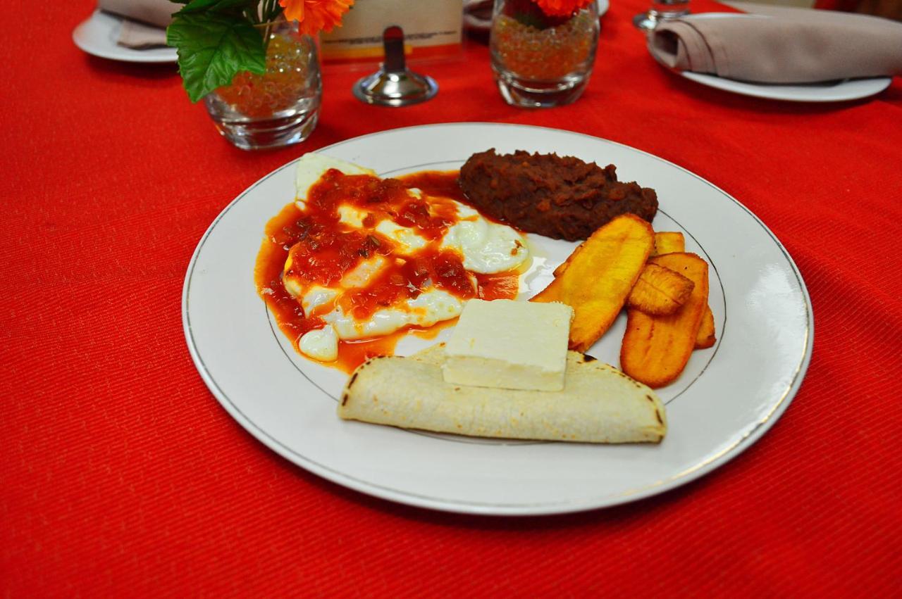 Hotel Ejecutivo San Pedro Sula Esterno foto