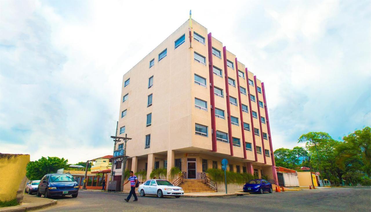 Hotel Ejecutivo San Pedro Sula Esterno foto