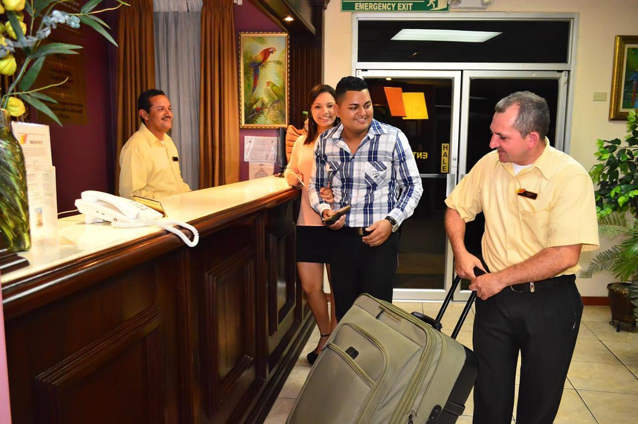 Hotel Ejecutivo San Pedro Sula Esterno foto
